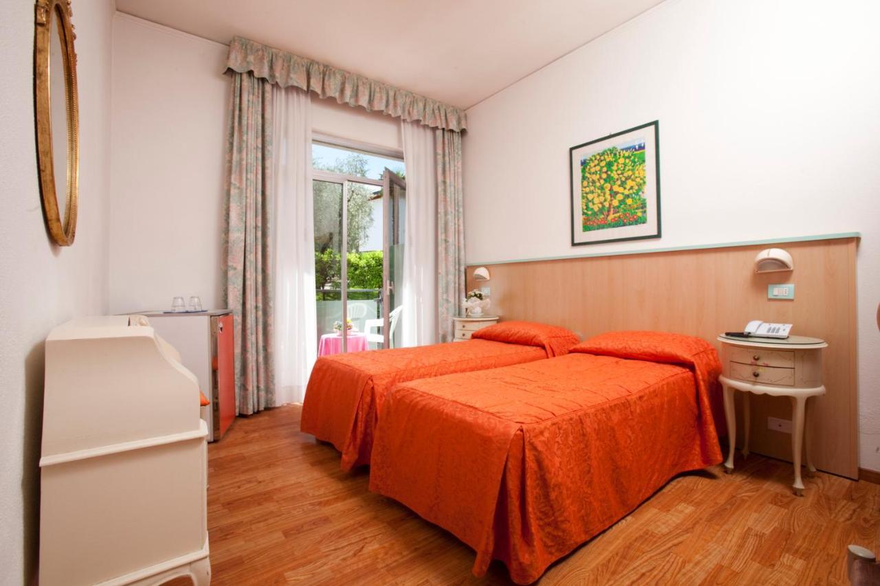 Hotel Residence Rely Brenzone sul Garda Pokoj fotografie